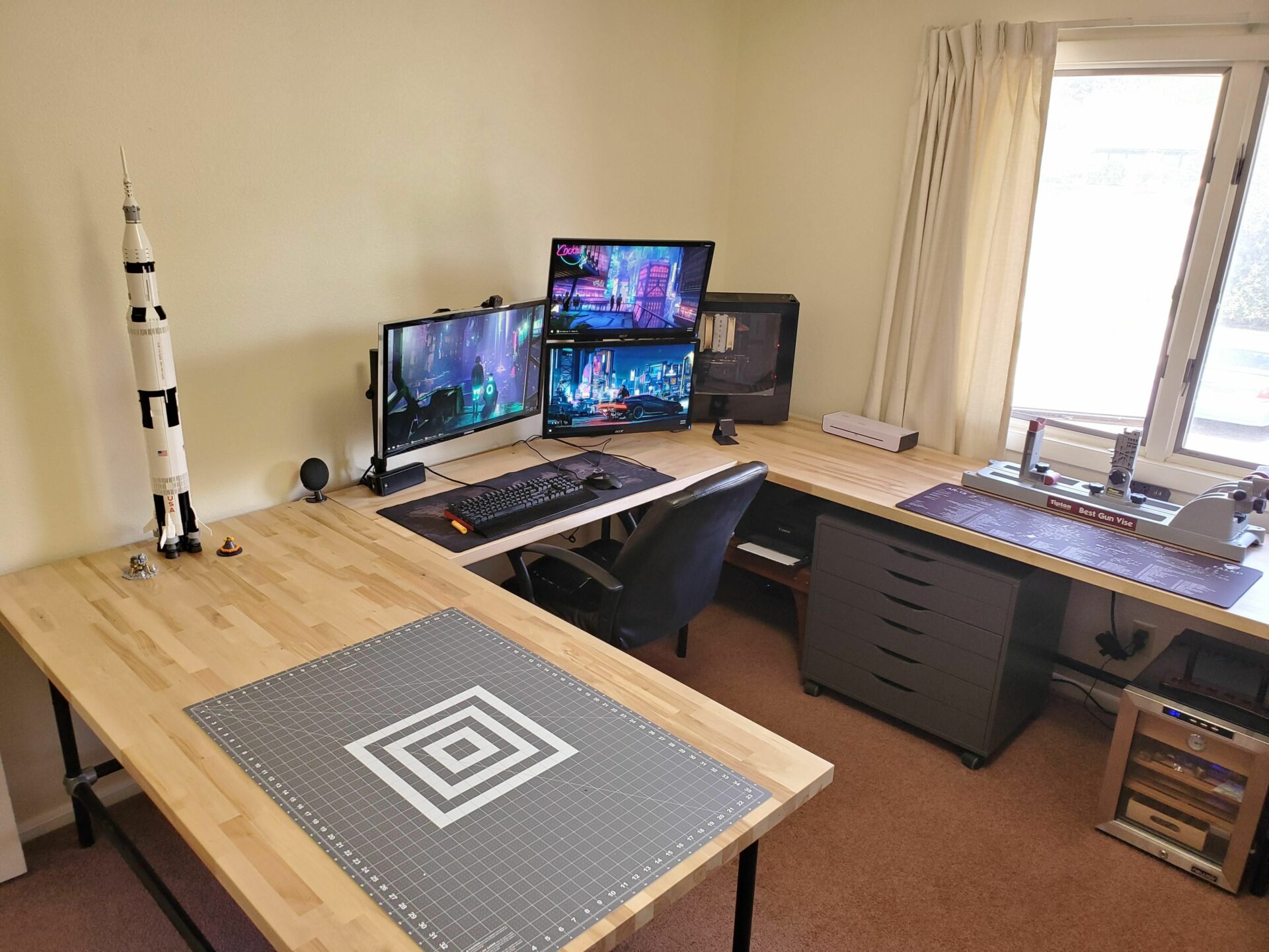 U-Shaped Vs. L-Shaped Desk: Choose The Right One For Your Workstation